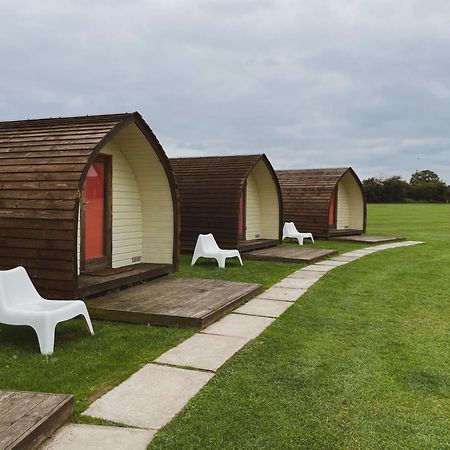 Rodway Hill Golf & Eco Pod Hotel Gloucester Dış mekan fotoğraf