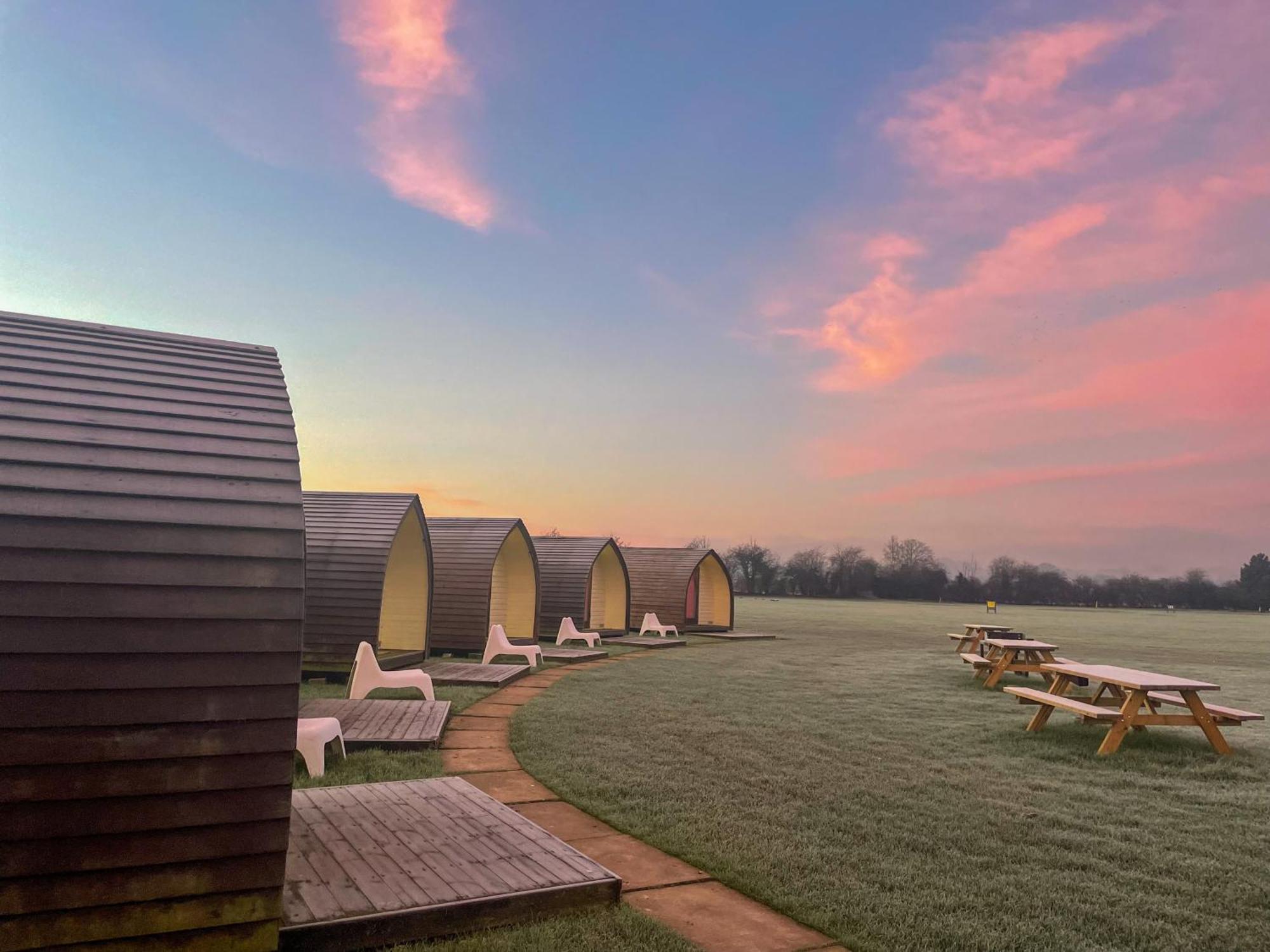 Rodway Hill Golf & Eco Pod Hotel Gloucester Dış mekan fotoğraf